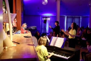 Premiere des Kindersingspiels “Rolfs Vogelhochzeit”, Foto GOEDE