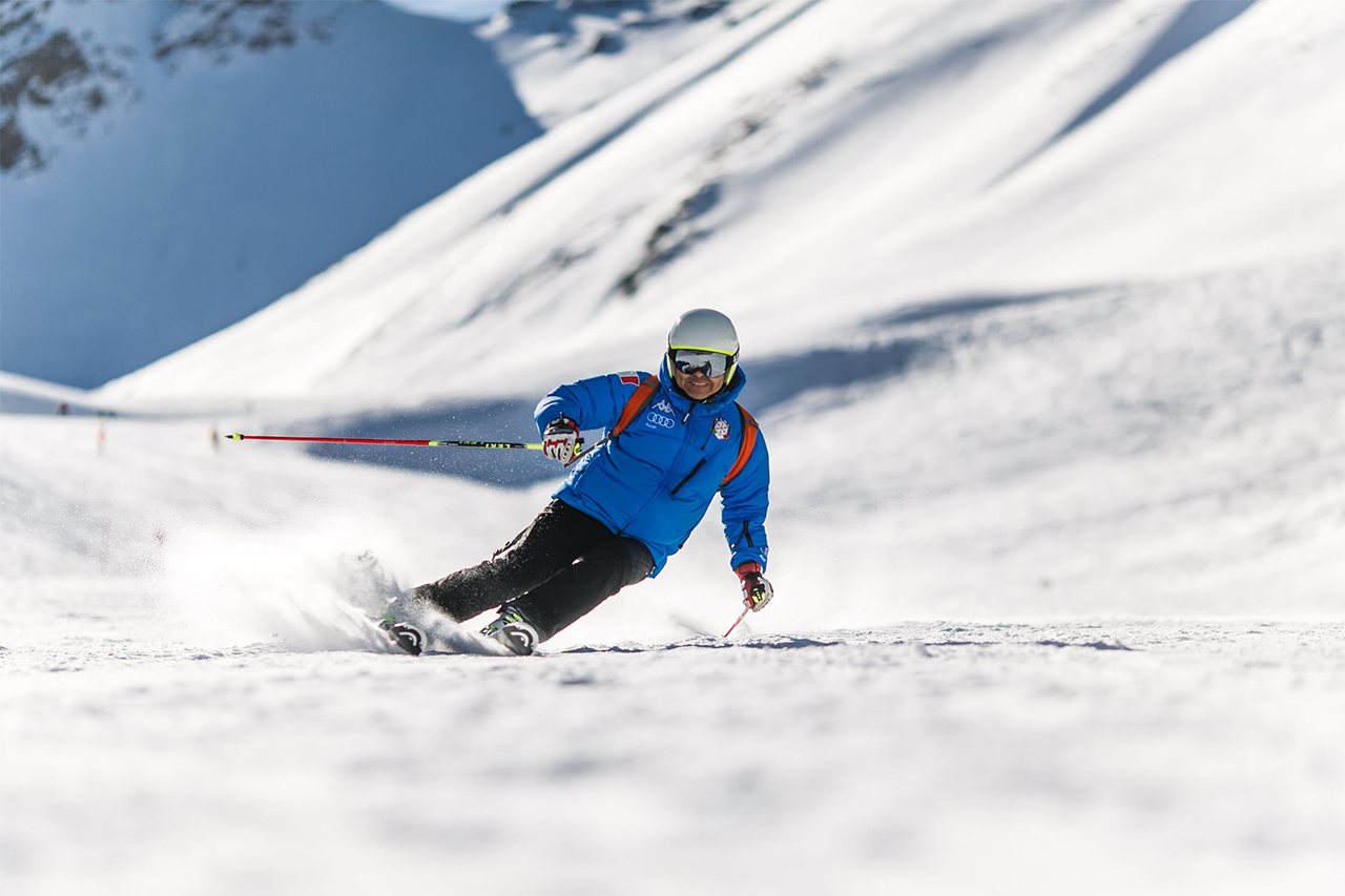 Skiclub Weilimdorf - https://www.pexels.com/de-de/foto/action-aktion-berg-bergab-848595/